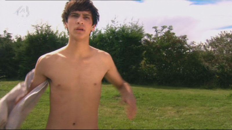 Luke Pasqualino in Skins