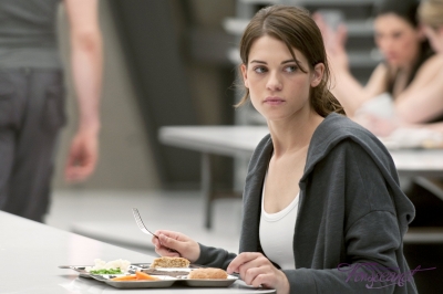 Lyndsy Fonseca in Nikita