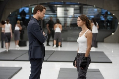 Lyndsy Fonseca in Nikita