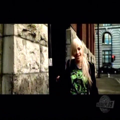 Marie-Mai Bouchard in Music Video: Il Faut Que Tu Ten Ailles