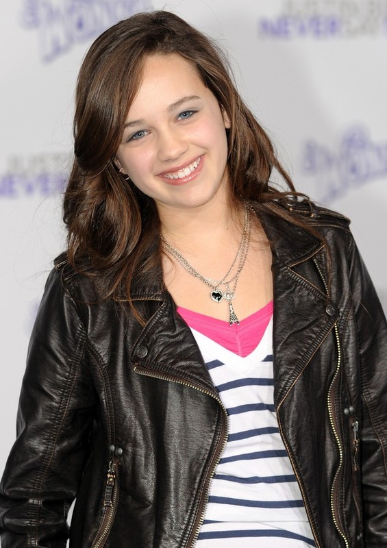 General photo of Mary Mouser
