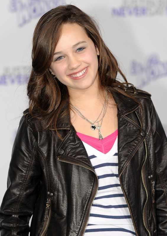Picture of Mary Mouser in General Pictures marymouser1384196363.jpg
