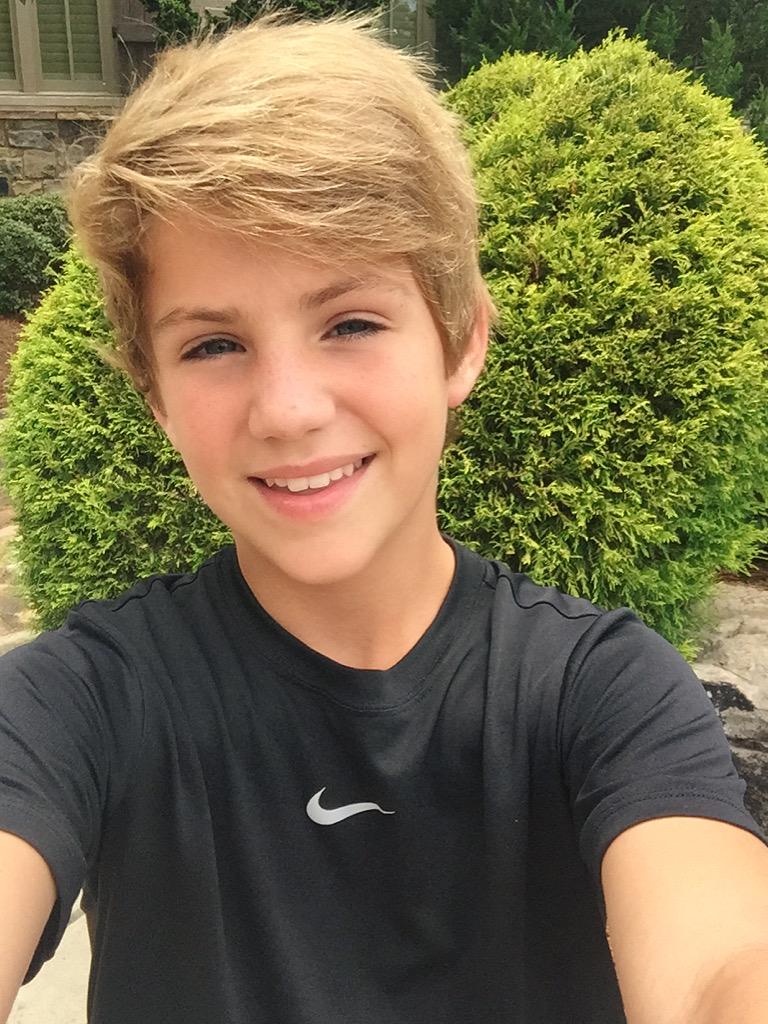 General picture of MattyB - Photo 1604 of 2112. 