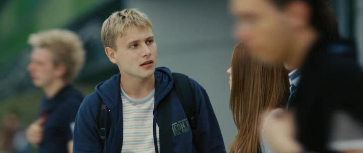 Max Riemelt in The Wave