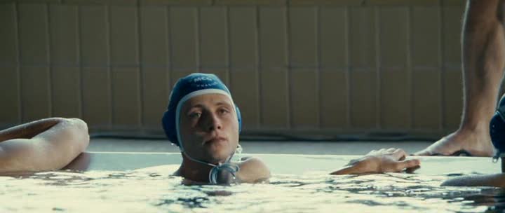 Max Riemelt in The Wave