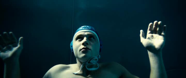 Max Riemelt in The Wave