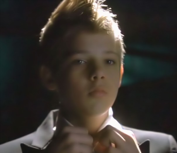 Max Thieriot in Catch That Kid