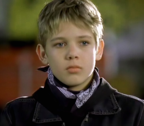 Max Thieriot in Catch That Kid