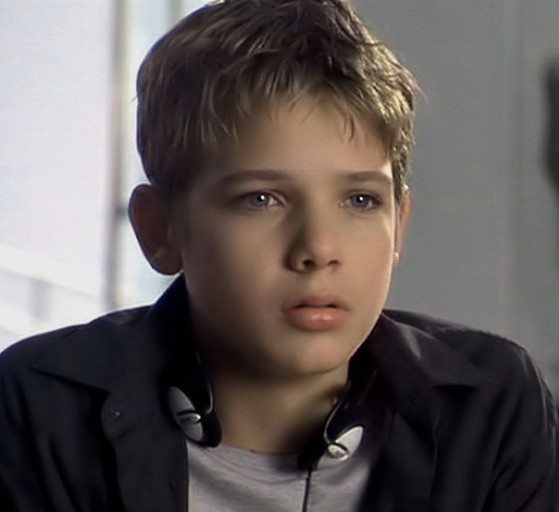 Max Thieriot in Catch That Kid