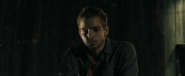 Max Thieriot in House At The End of The Street