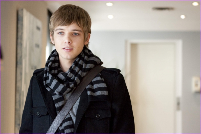 Max Thieriot in Chloe