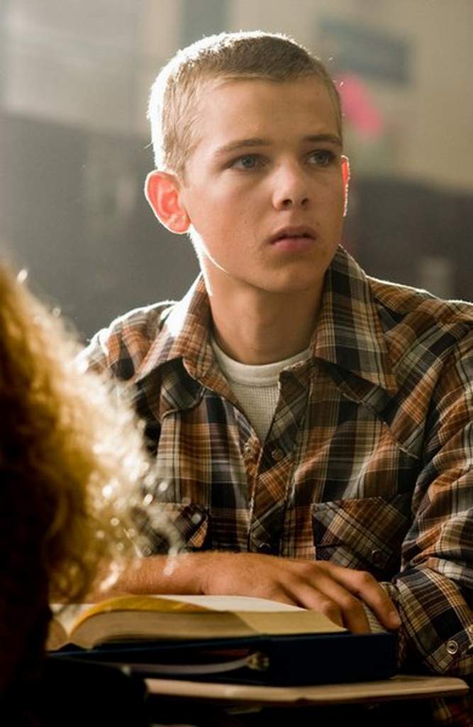 Max Thieriot in The Astronaut Farmer