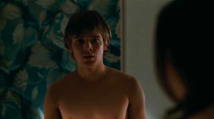 Max Thieriot in Chloe