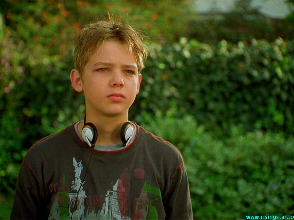 Max Thieriot in Catch That Kid