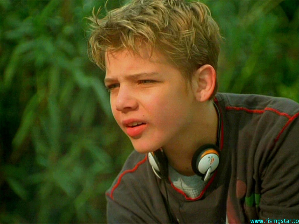 Max Thieriot in Catch That Kid