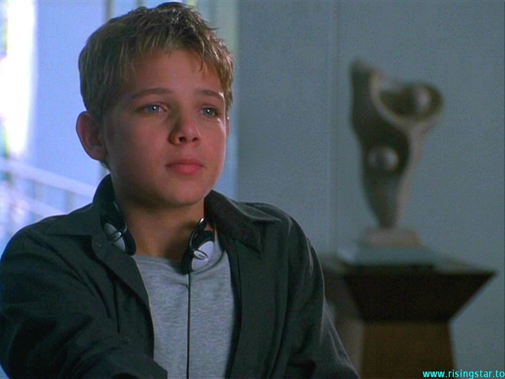 Max Thieriot in Catch That Kid