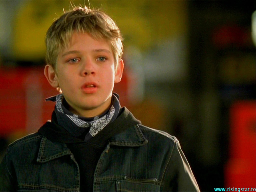 Max Thieriot in Catch That Kid