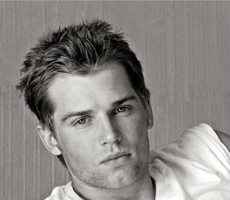 General photo of Mike Vogel