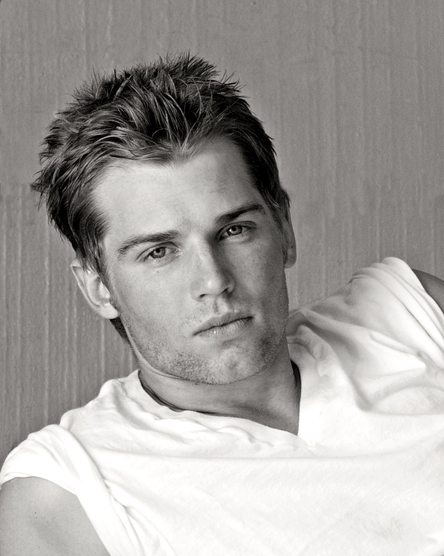 General photo of Mike Vogel