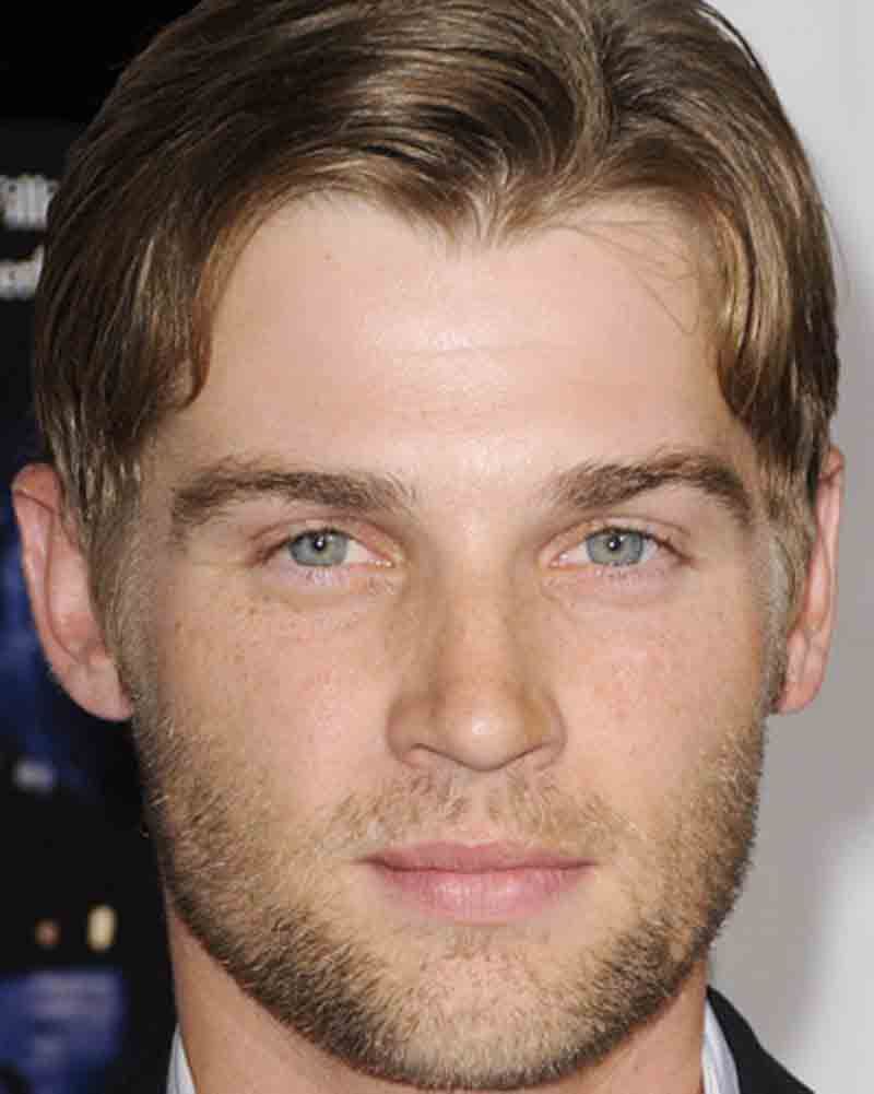 General photo of Mike Vogel