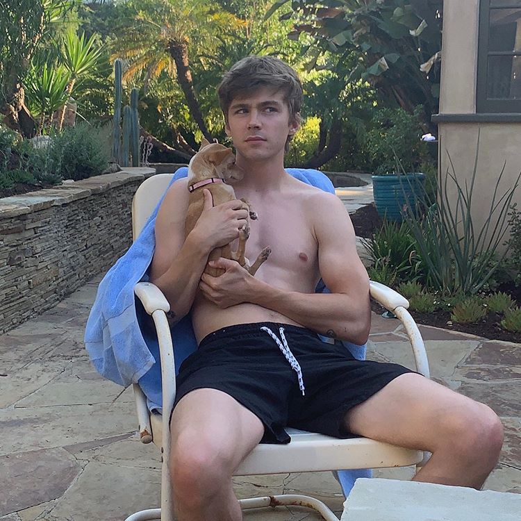 General photo of Miles Heizer