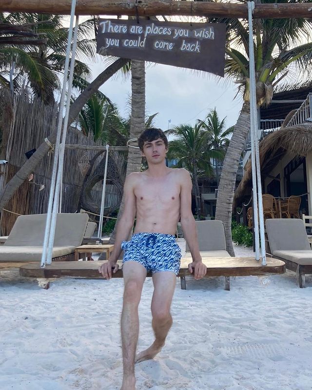 General photo of Miles Heizer