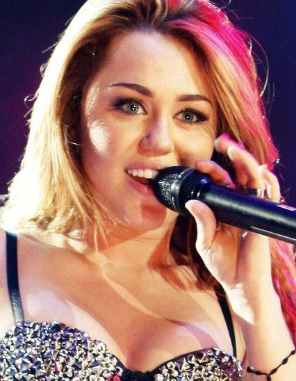 Miley Cyrus in Gypsy Heart Tour