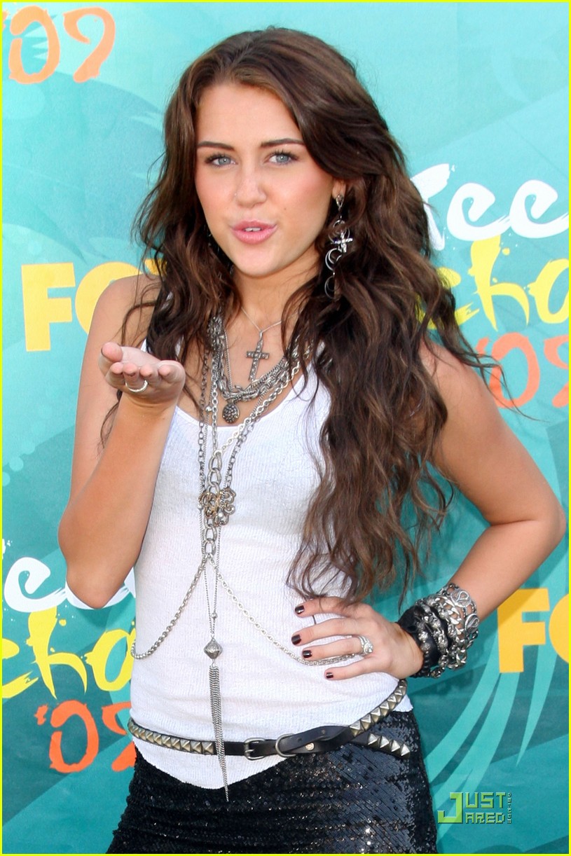 Miley Cyrus in Teen Choice Awards 2009