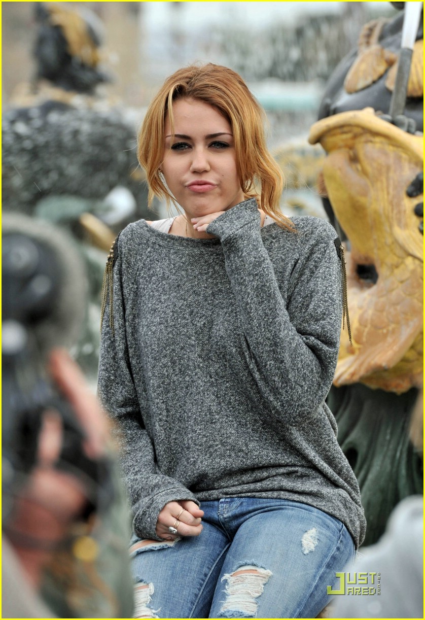 Miley Cyrus in LOL