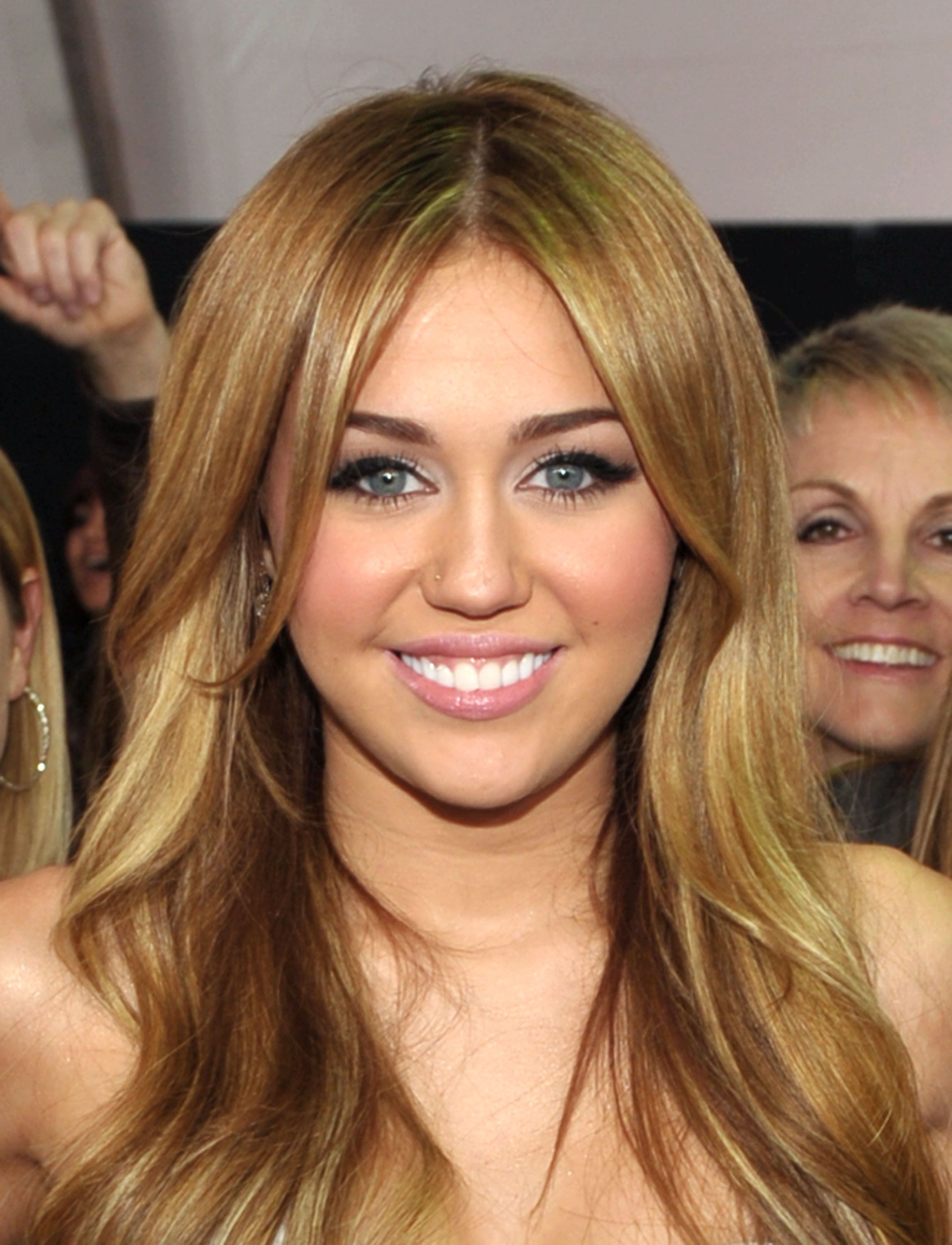 Miley Cyrus in American Music Awards: 2010 