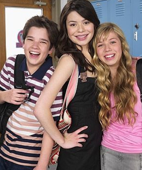 Miranda Cosgrove in iCarly: (Season 1)