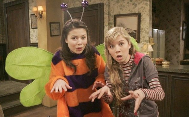 Miranda Cosgrove in iCarly: (Season 1)