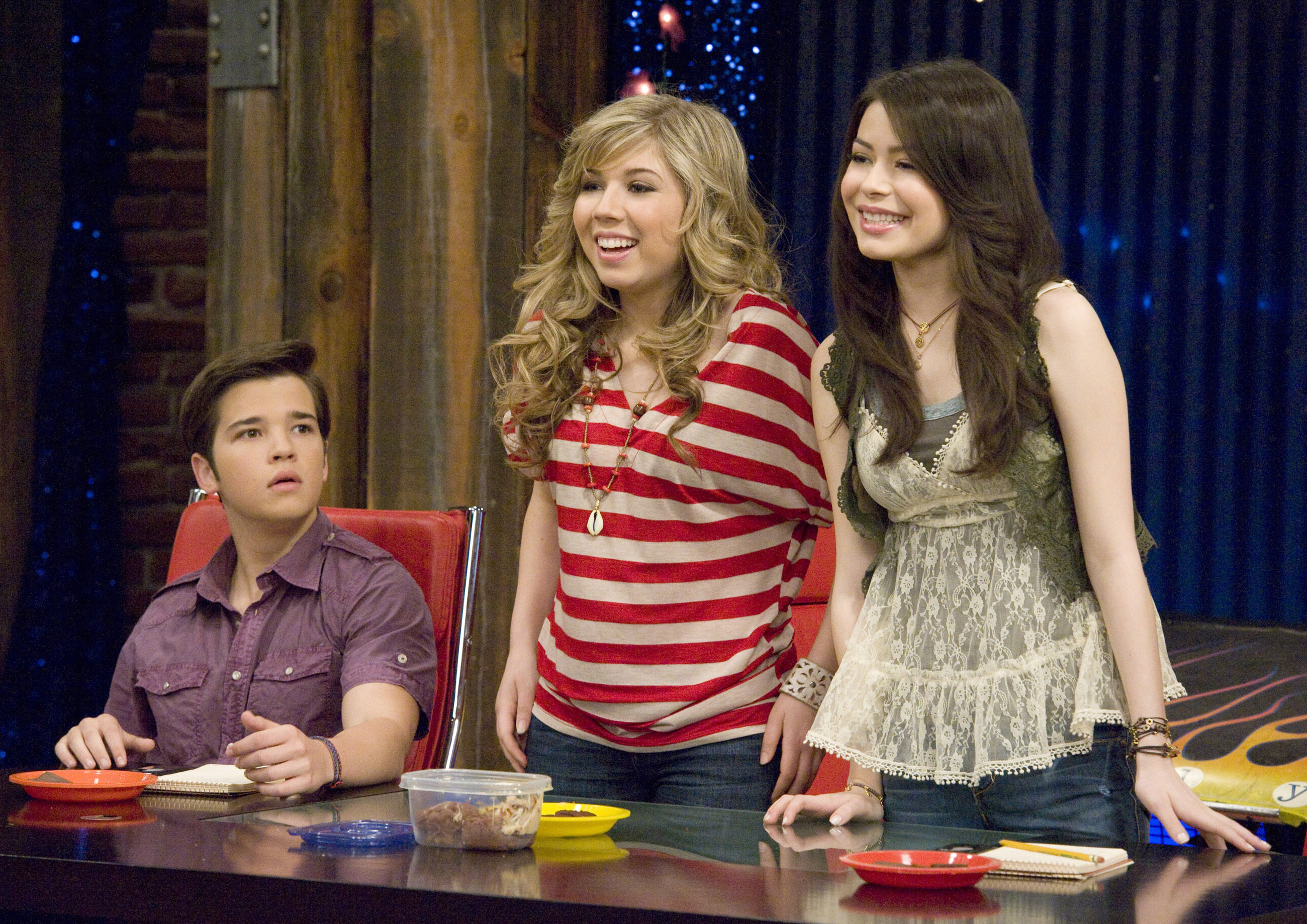 Miranda Cosgrove in iCarly: (Season 4)