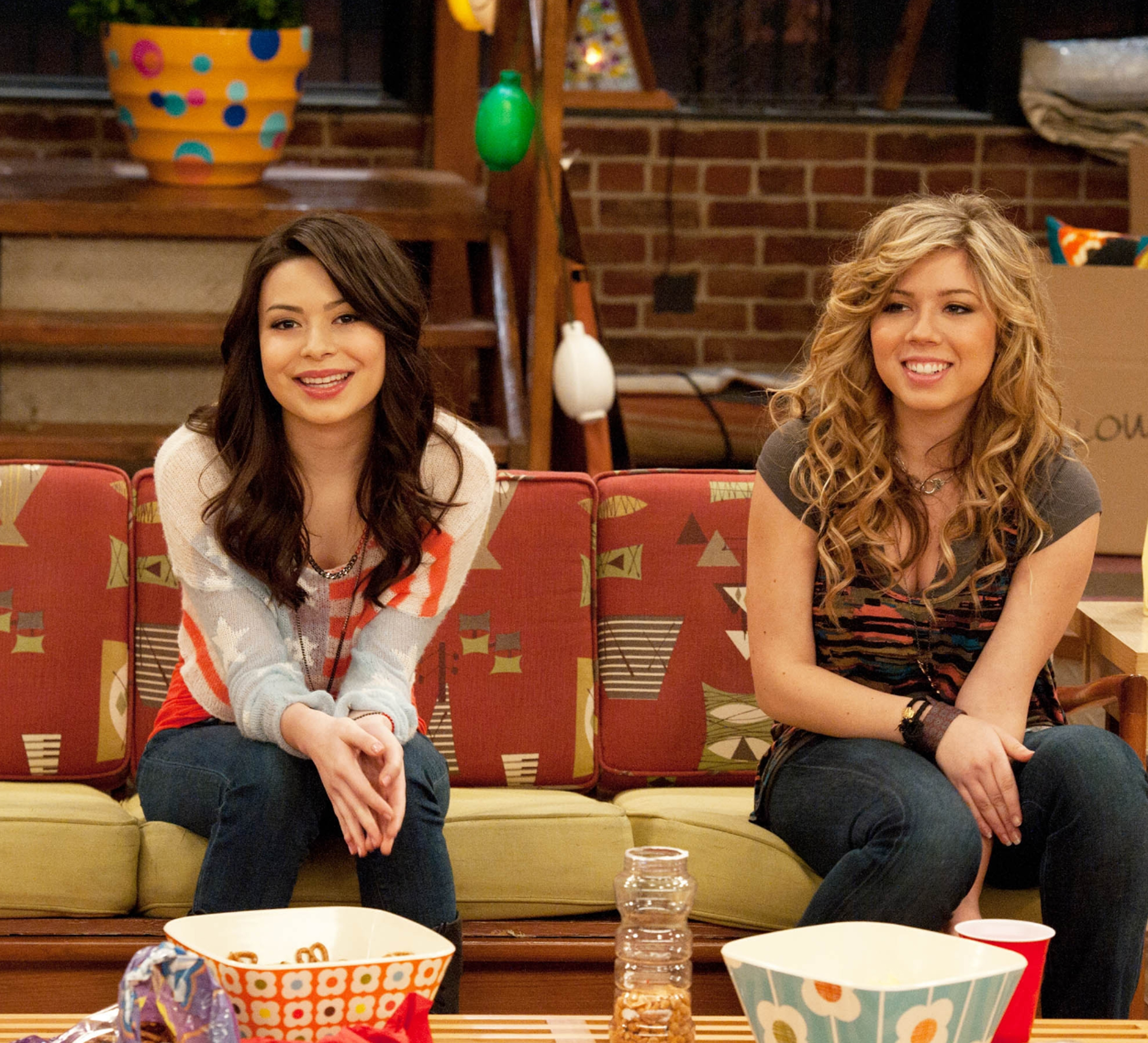 Miranda Cosgrove in iCarly: (Season 6)