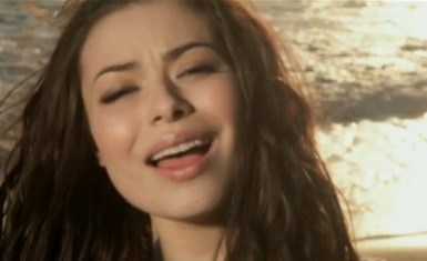 Miranda Cosgrove in Music Video: Kissin U