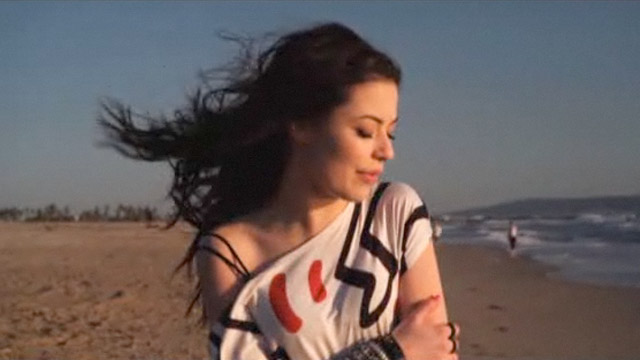 Miranda Cosgrove in Music Video: Kissin U
