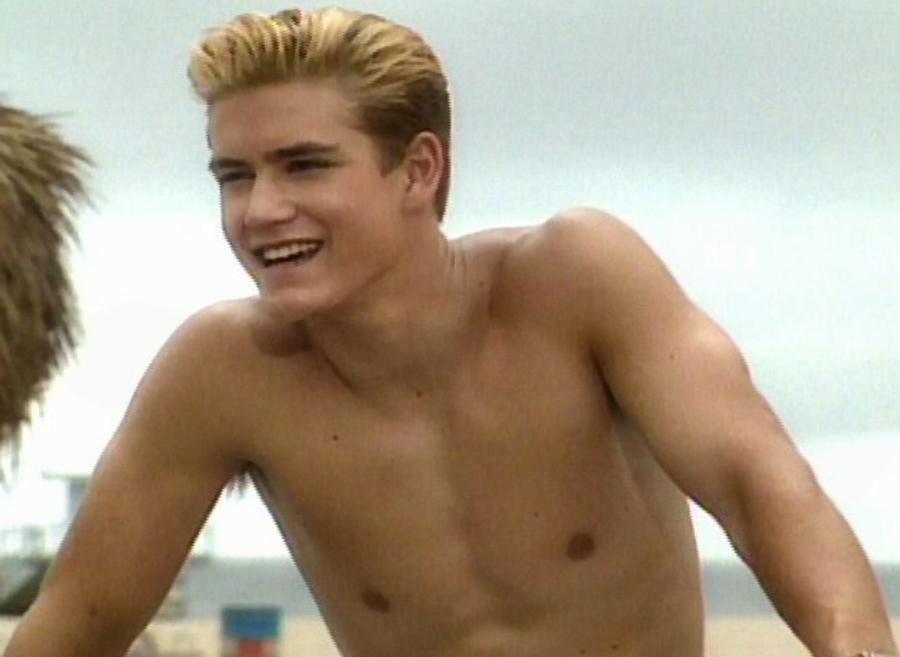 Mark-Paul Gosselaar in Saved by the Bell