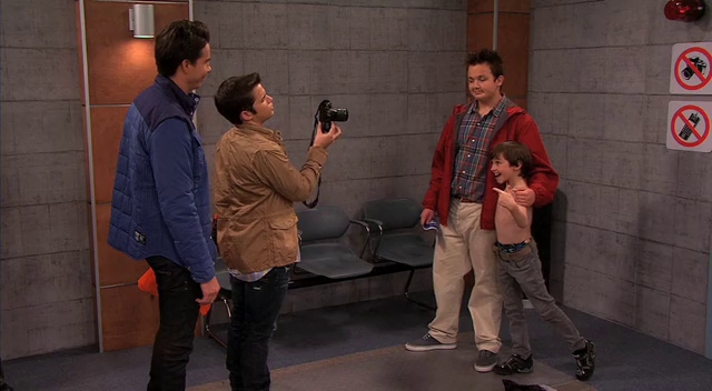 Nathan Kress in iCarly, episode: iToe Fat Cakes