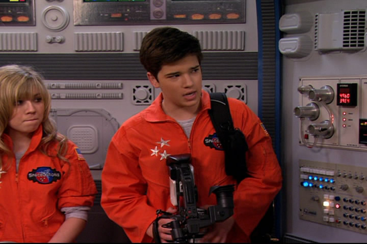 Nathan Kress in iCarly, episode: iSpace Out