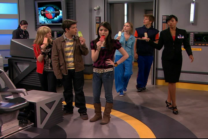 Nathan Kress in iCarly, episode: iSpace Out