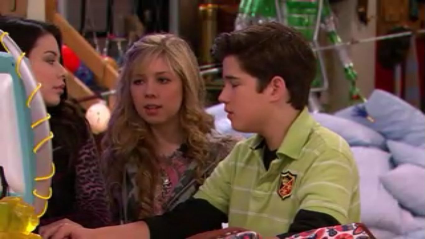 Nathan Kress in iCarly, episode: iWant My Website Back