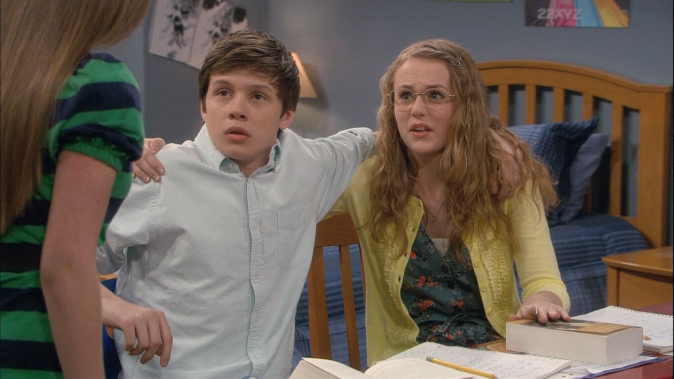 Nick Robinson in Melissa & Joey, episode: Do as I Say, Not as I Do
