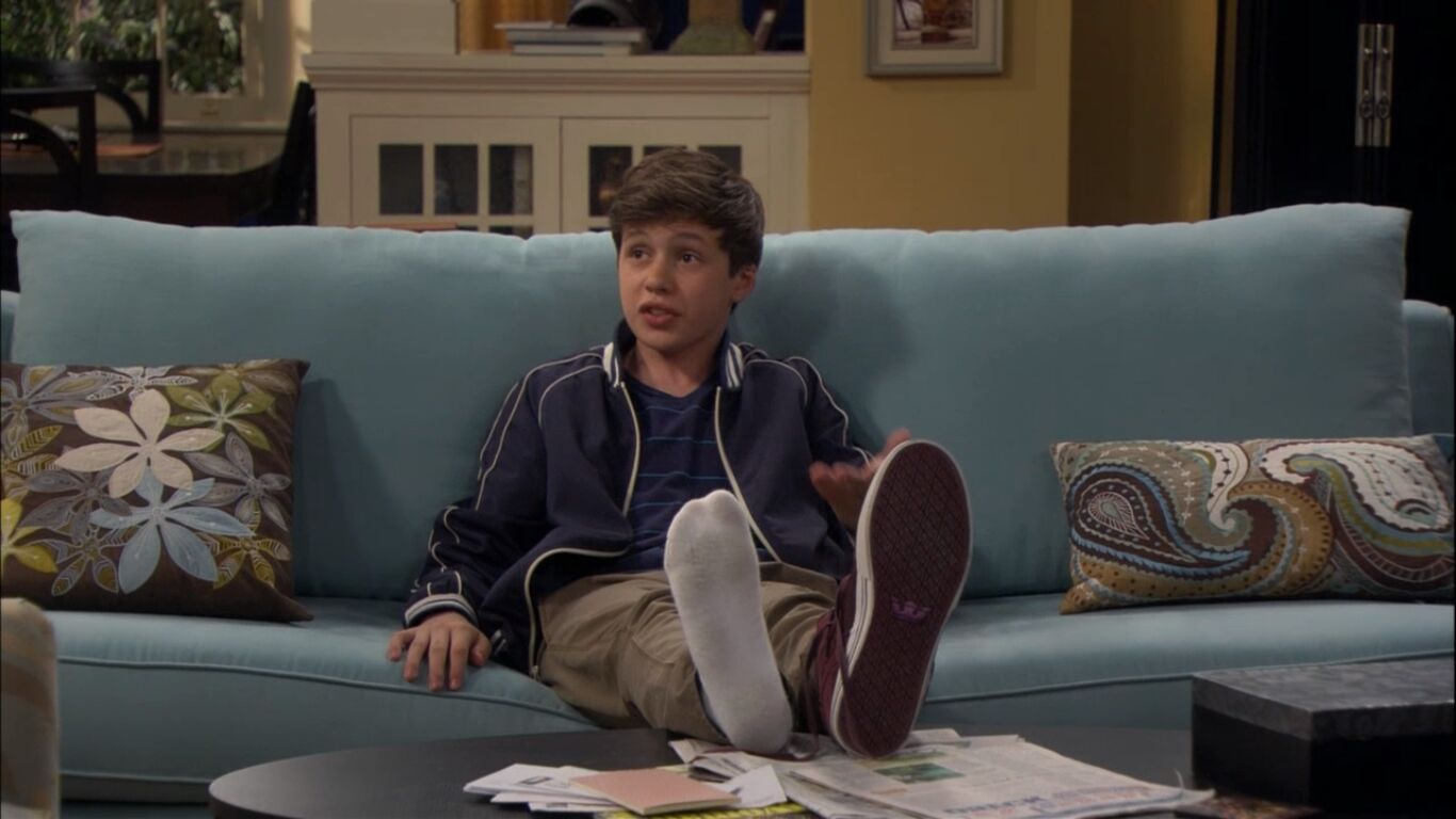 Nick Robinson in Melissa & Joey, episode: Spies & Lies