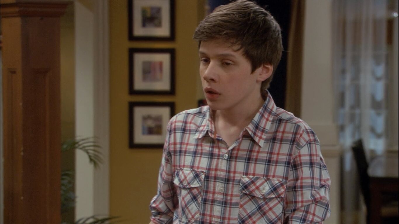 Nick Robinson in Melissa & Joey, episode: Teacher/Teacher