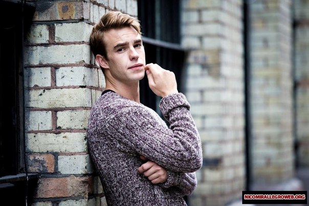 General photo of Nico Mirallegro