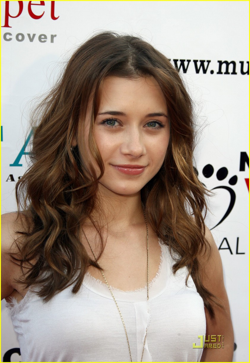 General photo of Olesya Rulin