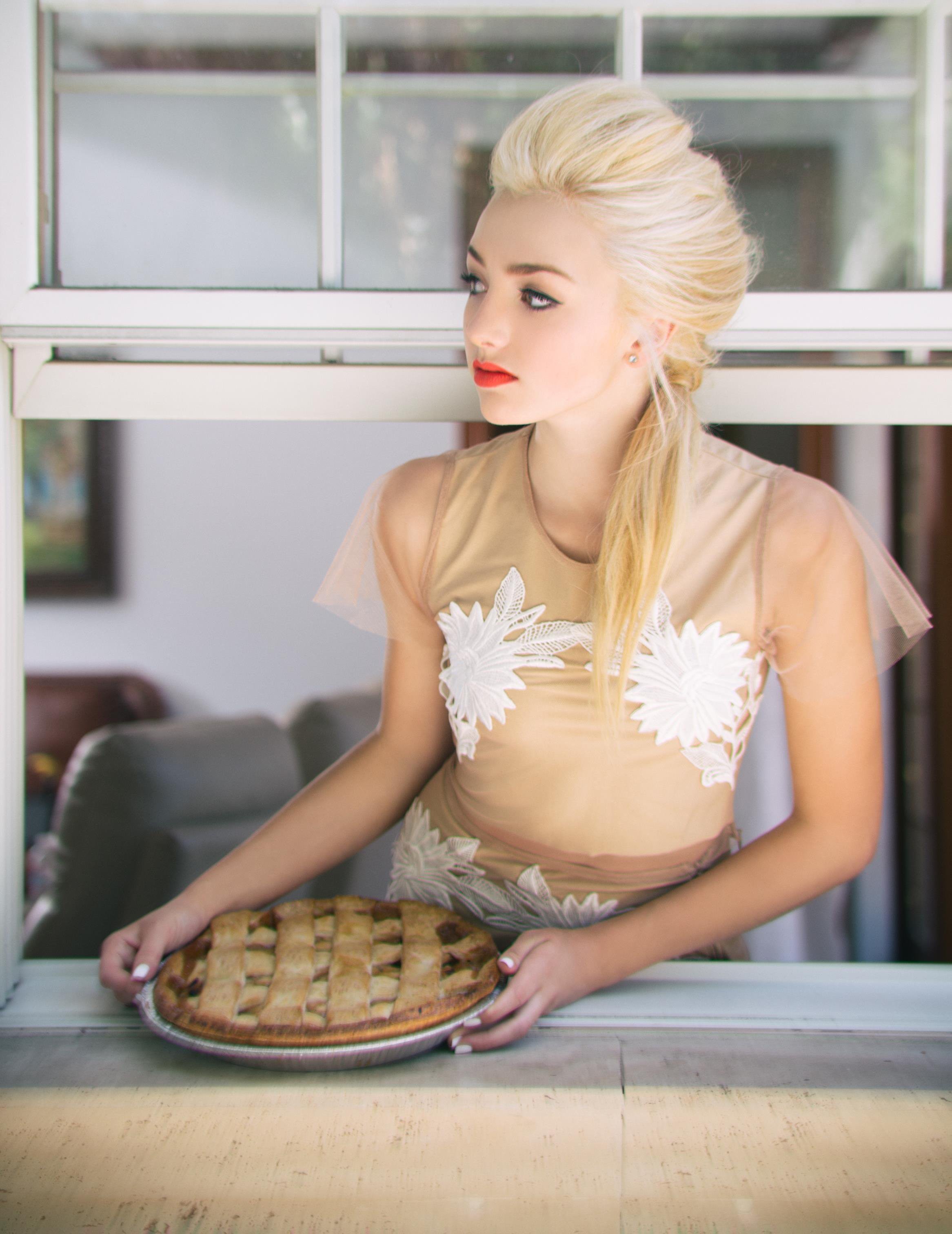General picture of Peyton List - Photo 342 of 636. 