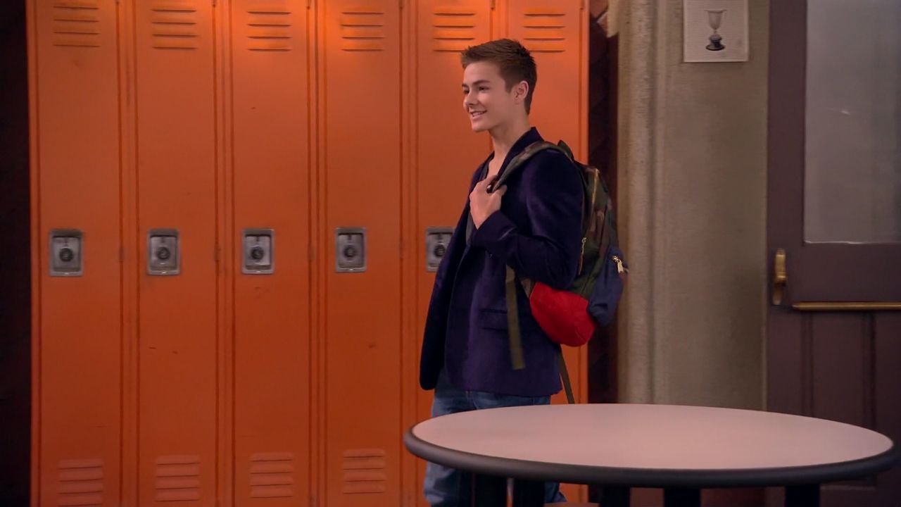 Peyton Meyer in Dog With a Blog