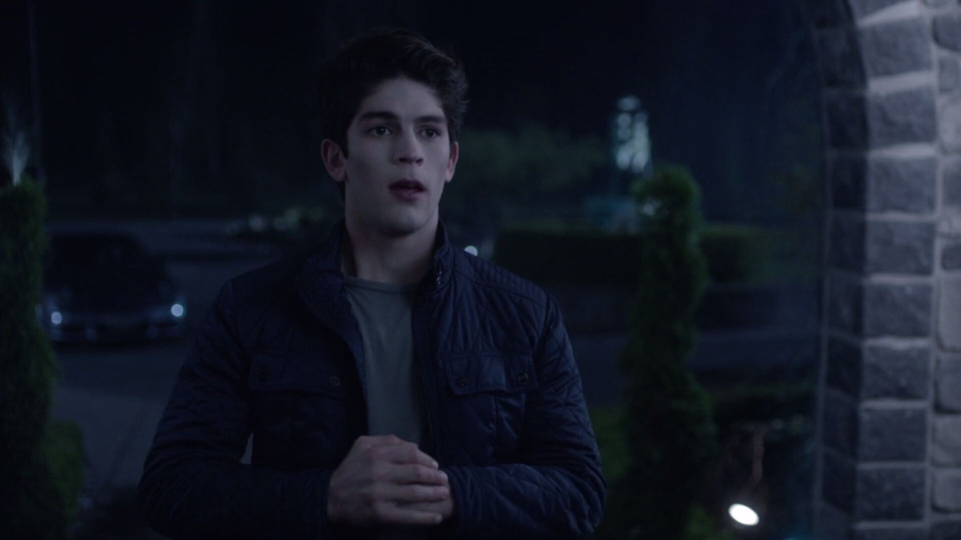 Rahart Adams in Liar, Liar, Vampire