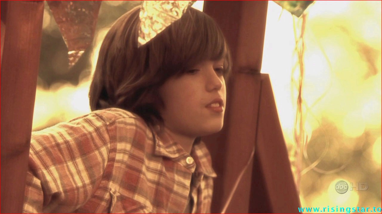 Remy Thorne in October Road, episode: Stand Alone By Me